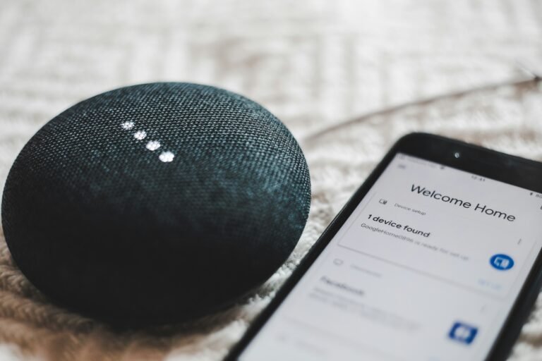 L'immagine che mostra come qualcuno scopre come iniziare con google home.